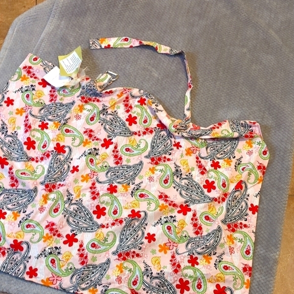 Nursing cover NWT - Picture 2 of 3